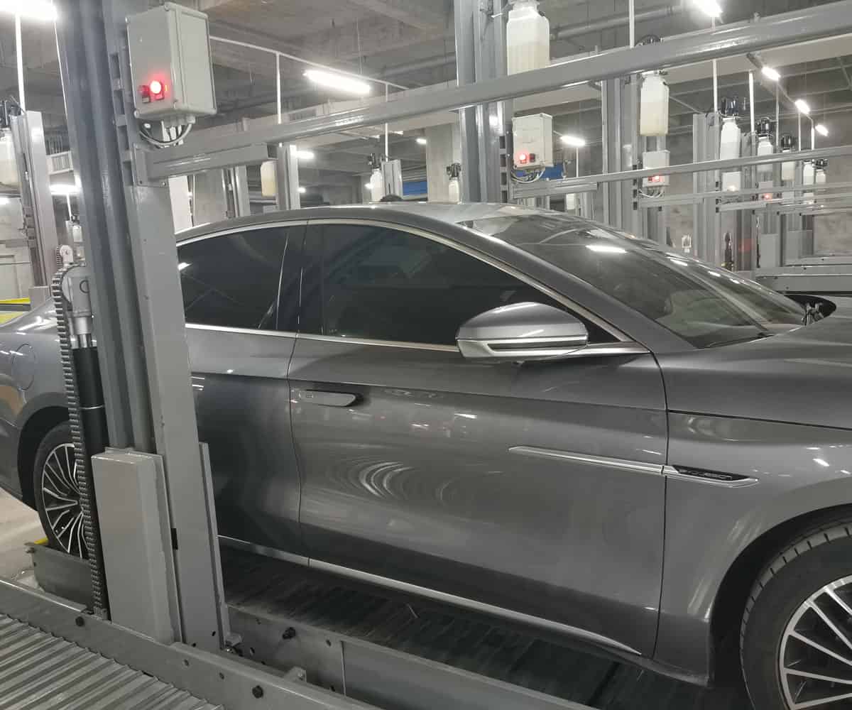 家用簡易升降機(jī)械式停車設(shè)備過驗(yàn)收.jpg